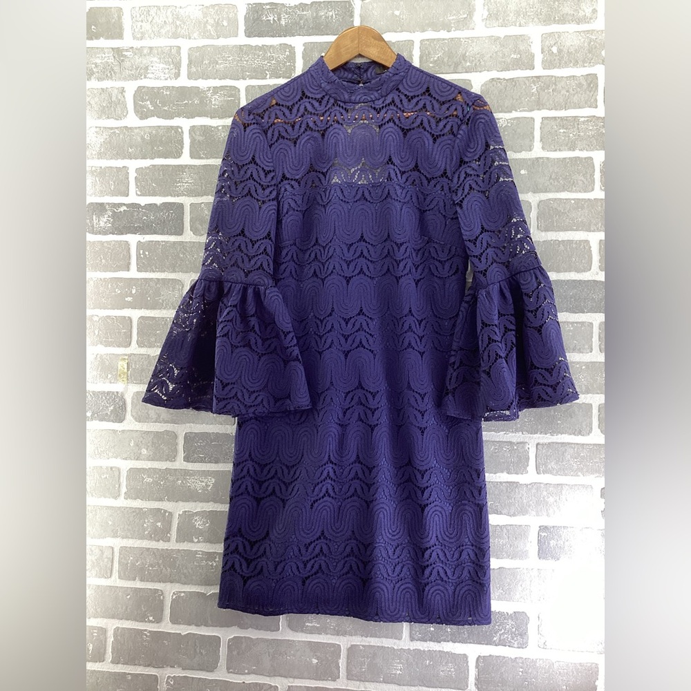 Trina Turk Twist Bell sleeve navy lace‎ dress size 4